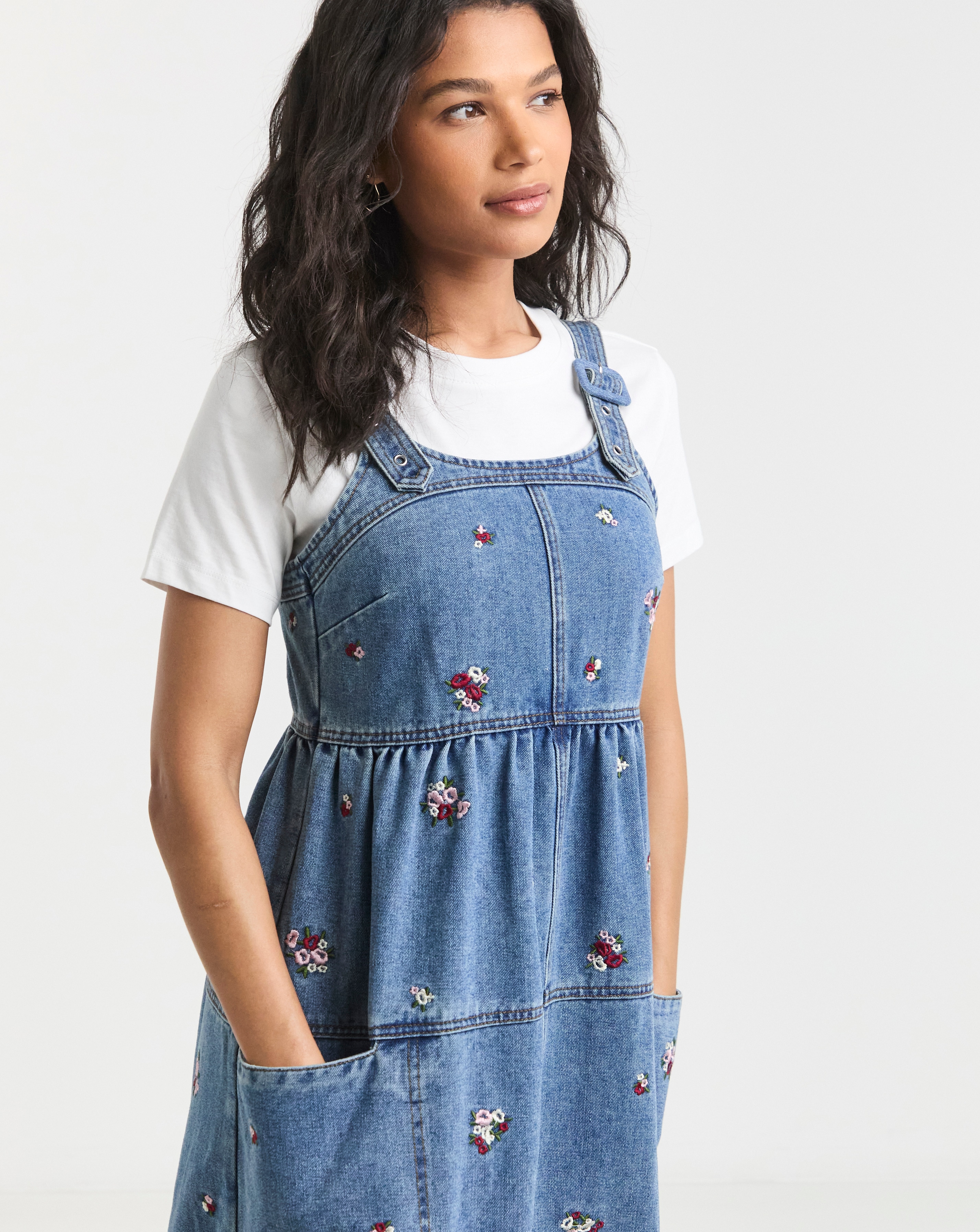 FLORAL APRON DRESS ブラック Floral Off-Shoulder Maxi Dress Style 259344 | 1ère Avenue