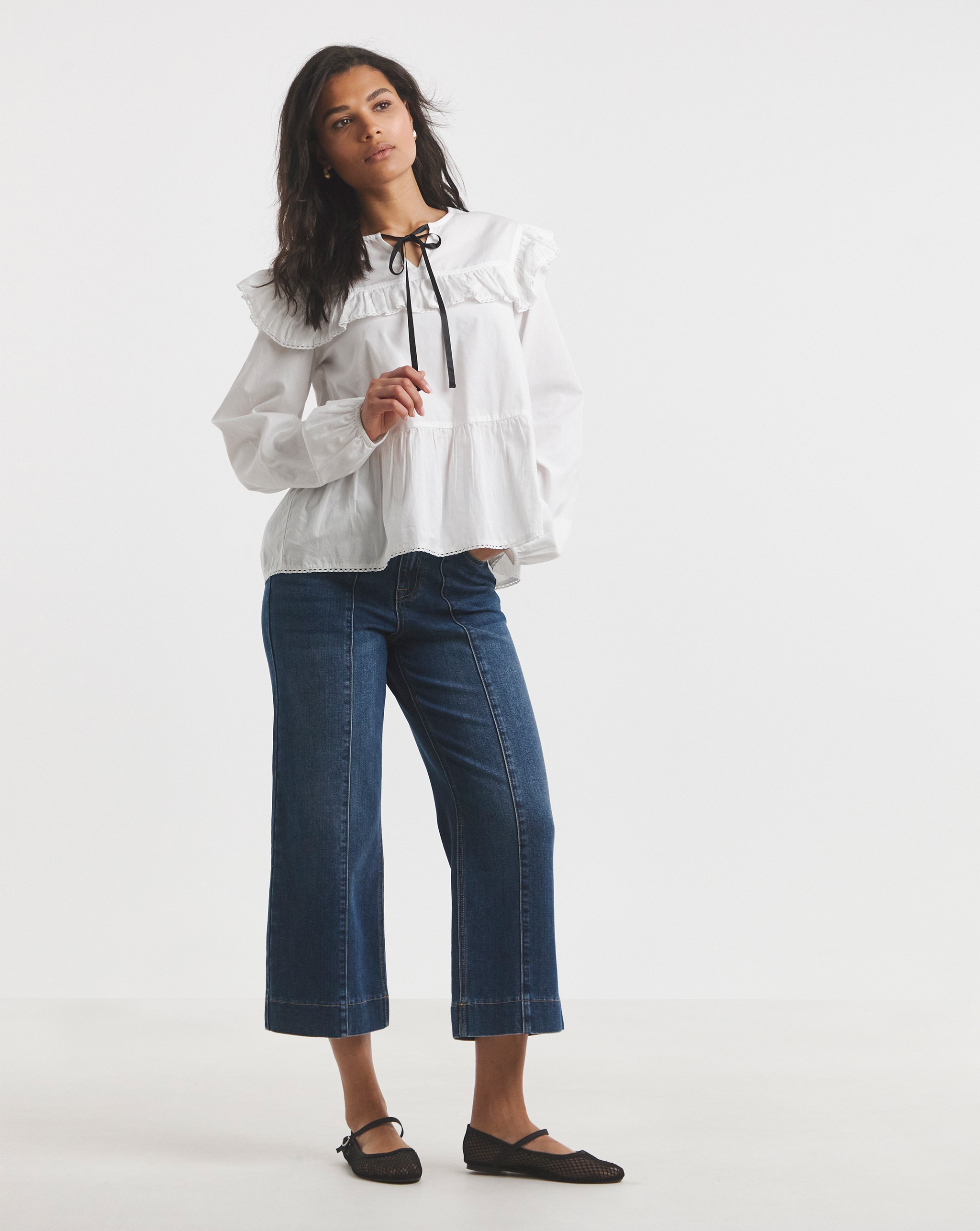 Cropped jeans with front-seams in mid blue