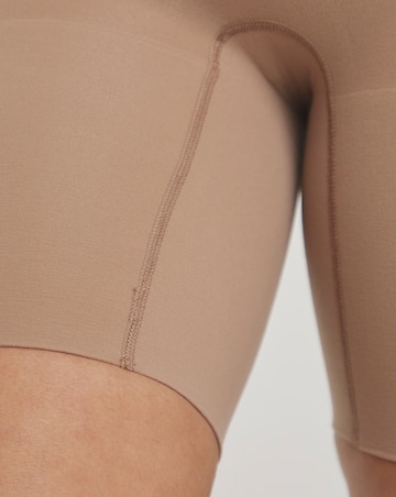 Spanx Everyday Seamless Medium Control Mid Thigh Short Soft Nude