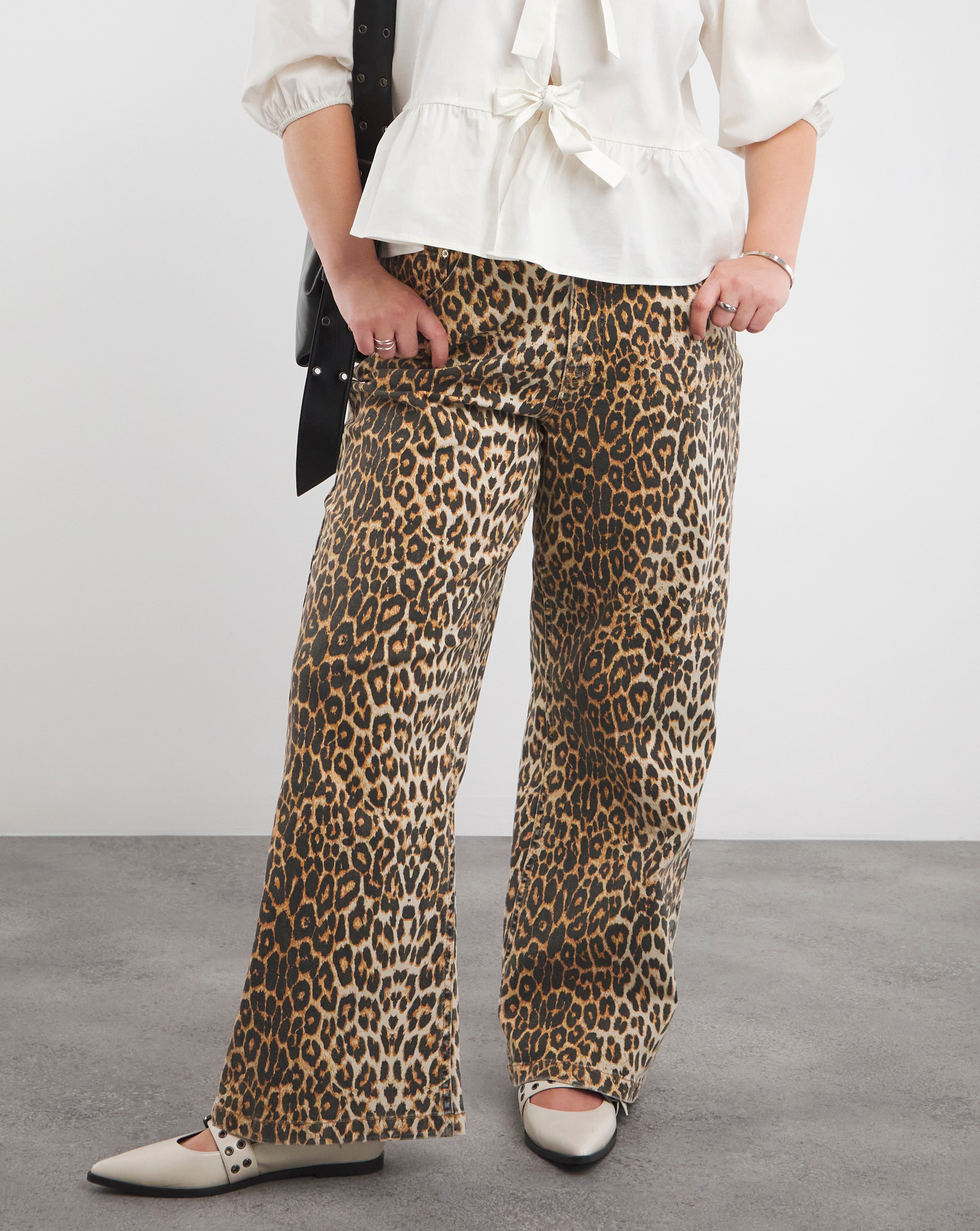 Leopard print wide leg jeans online