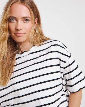 Black & White Stripe Scallop Edge T-Shirt
