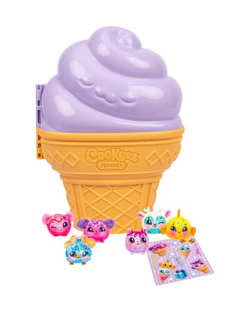 Cookeez Makery Yum Yumz Collector Case with 6 Plush Toys