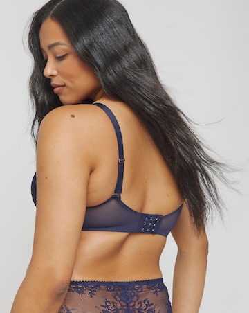 Dorina Curves Finley Moulded Cup Wired Bra