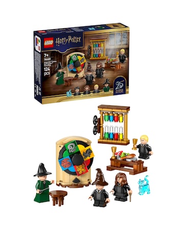 LEGO Harry Potter Hogwarts Castle: Sorting Hat Ceremony 76460