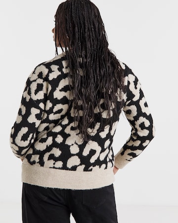 Cosy Yarn Leopard Print Crew Neck Cardigan