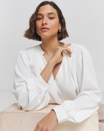 V-Neck Ruched Detail Boxy Top