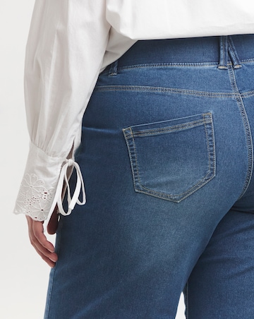 Mid Wash Wide Leg Pull On Jegging