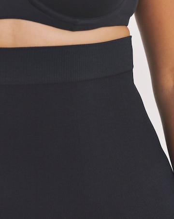 MAGISCULPT Medium Control Seamfree Thighshaper Brief Black