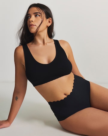 Pretty Secrets (3 Pack) Scallop No VPL Knickers Black/Nude/Black