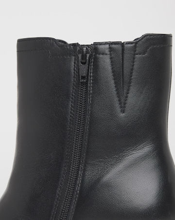 Lady Block Heel Chelsea Boots - Wide Fit (E)