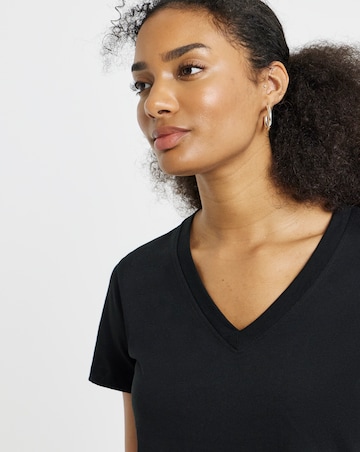 Black & White 2 Pack V Neck T-Shirts