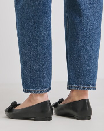 Cedar Pointed Toe Bow Ballet Flats - Wide Fit (E)