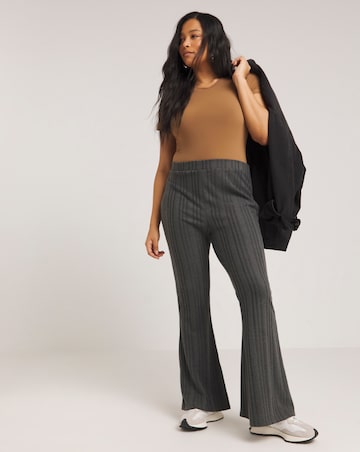 MAGISCULPT Light Control Smoothing T-Shirt Bodysuit