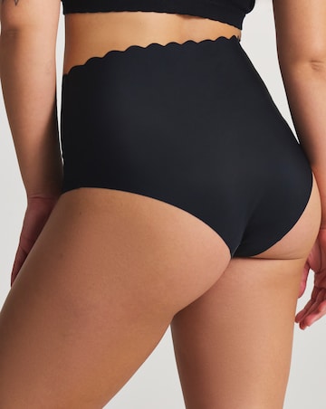 Pretty Secrets (3 Pack) Scallop No VPL Knickers Black/Nude/Black