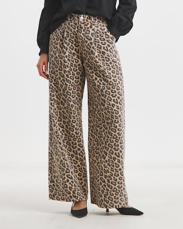 Leopard Print Denim Pleat Wide Leg Jeans