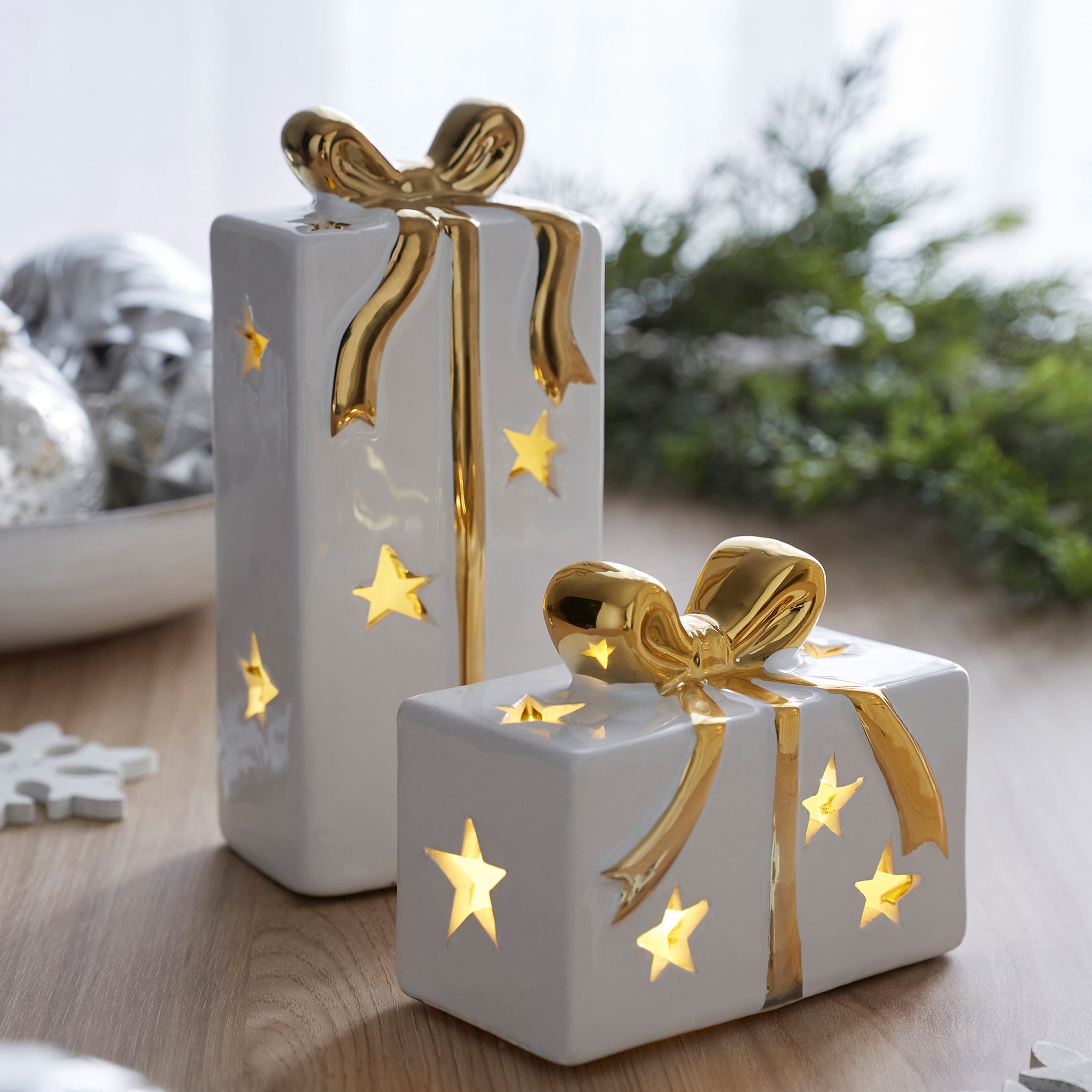 Set of 2 White and Gold Light Up Presents