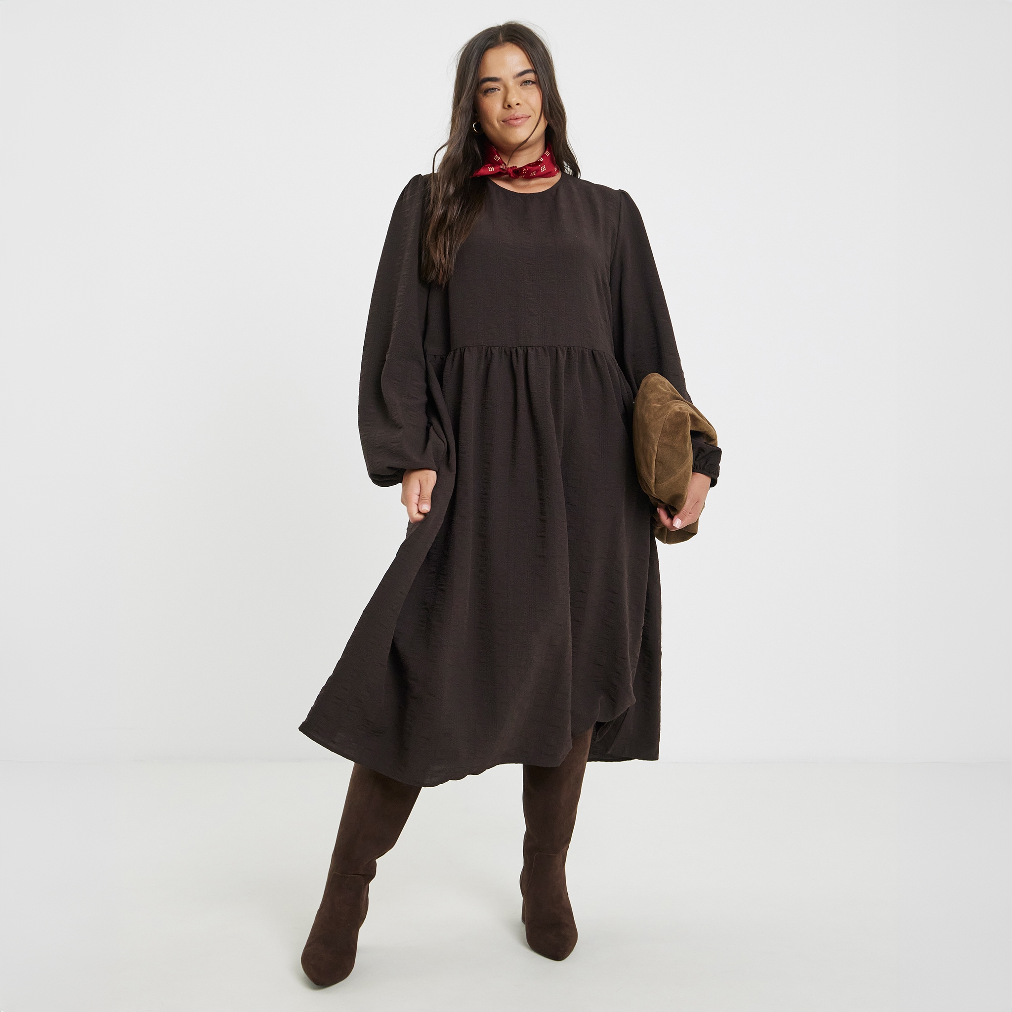 Day dress in chocolate