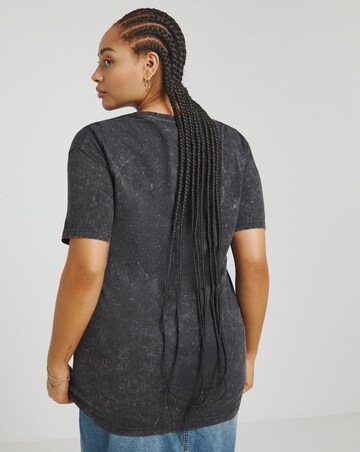 Acid Wash Heart Graphic T-Shirt