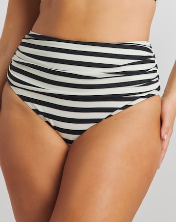 MAGISCULPT Firm Control Lose Up To An Inch Bikini Brief