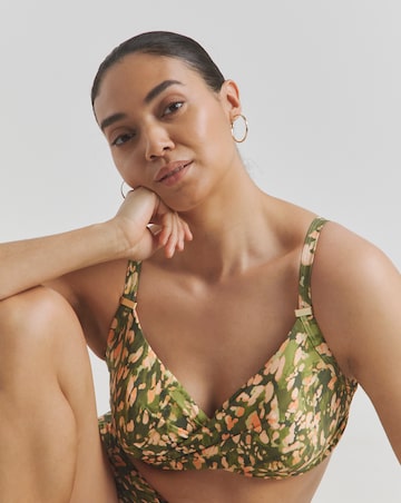 MAGISCULPT Twist Front Plunge Bikini Top