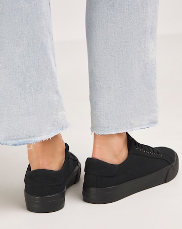 Busselton Lace Up Leisure Pumps Extra Wide Fit