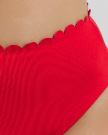 MAGISCULPT Contour Me Scalloped Edge High Waist Bikini Bottoms