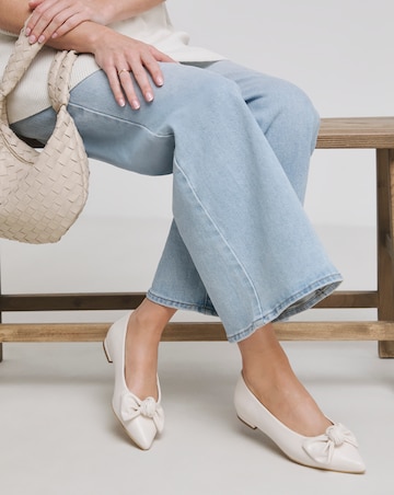 Cedar Pointed Toe Bow Ballet Flats - Extra Wide Fit (EEE)