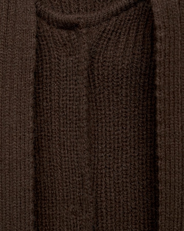 Mango Capri Cable Knit Cape