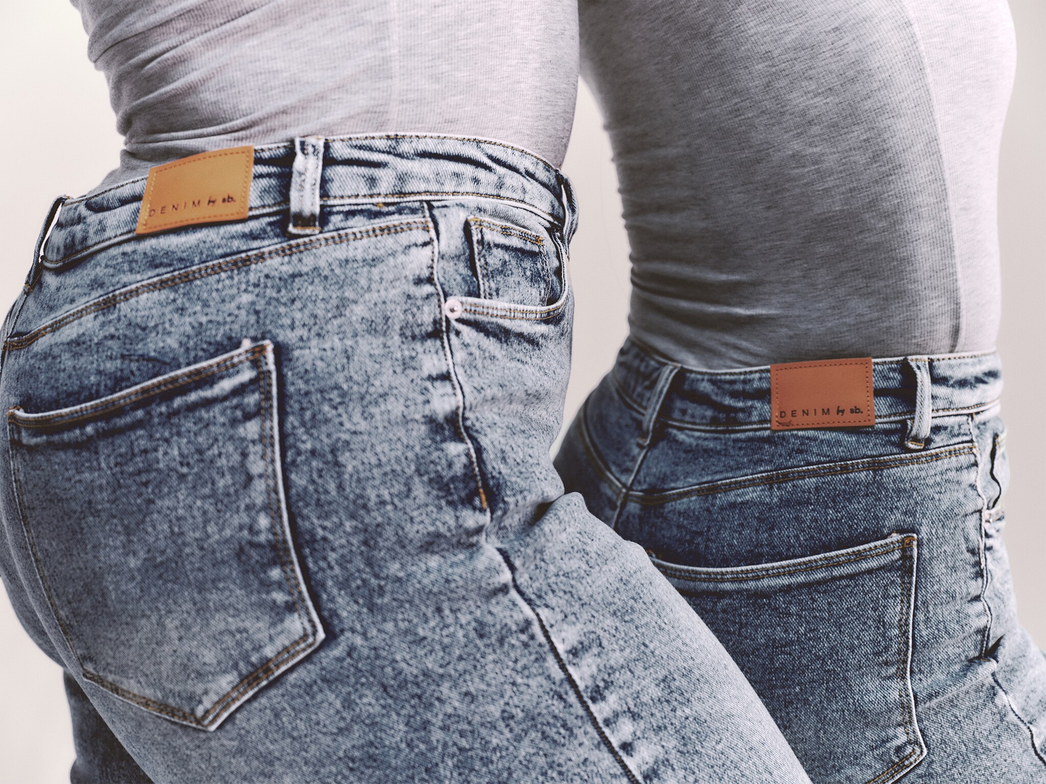 Mom slim leg jeans