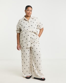 Daisy Embroidered Linen Mix Shirt