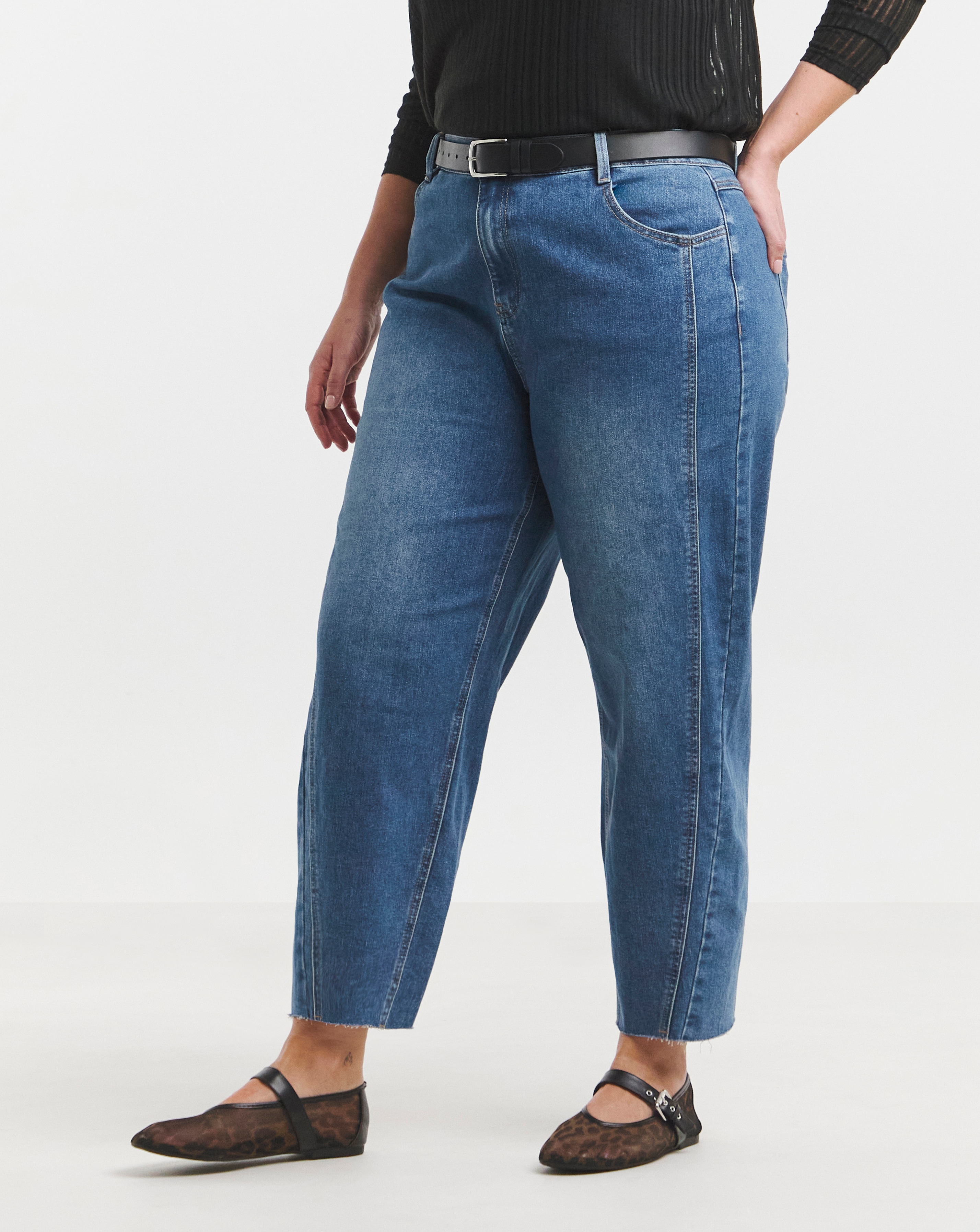 [ ]Curved Leg Barrel Fit Rinse Wash Jeans★人気★ Levi's® Women's Barrel Jeans - Moj Barrel Dark Rinse