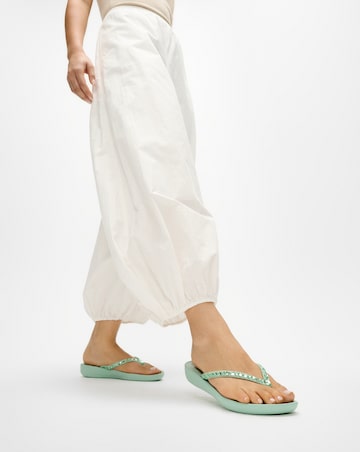 FitFlop Mint Iqushion Multi-Crystal Ergonomic Flip-Flops - Standard Fit (D)