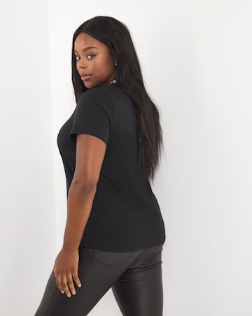 Black Christmas Kisses Novelty Tee