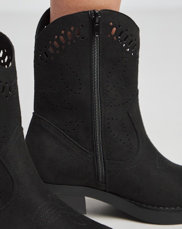 Atlanta Laser Cut Detailing Western Boot - Extra Wide Fit (EEE)