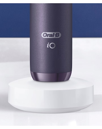 Oral-B iO8 Violet Electric Toothbrush with Travel Case