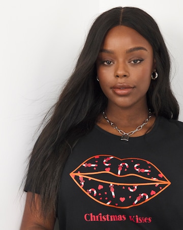 Black Christmas Kisses Novelty Tee