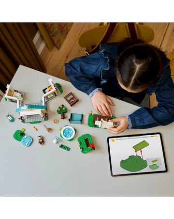 LEGO Animal Crossing Blathers's Museum Collection