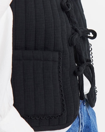 Black Tie Front Quilted Gilet