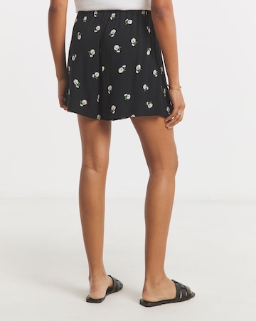 Black Daisy Print Tie Waist Crinkle Shorts