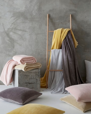 Catherine Lansfield Raschel Velvet Throw