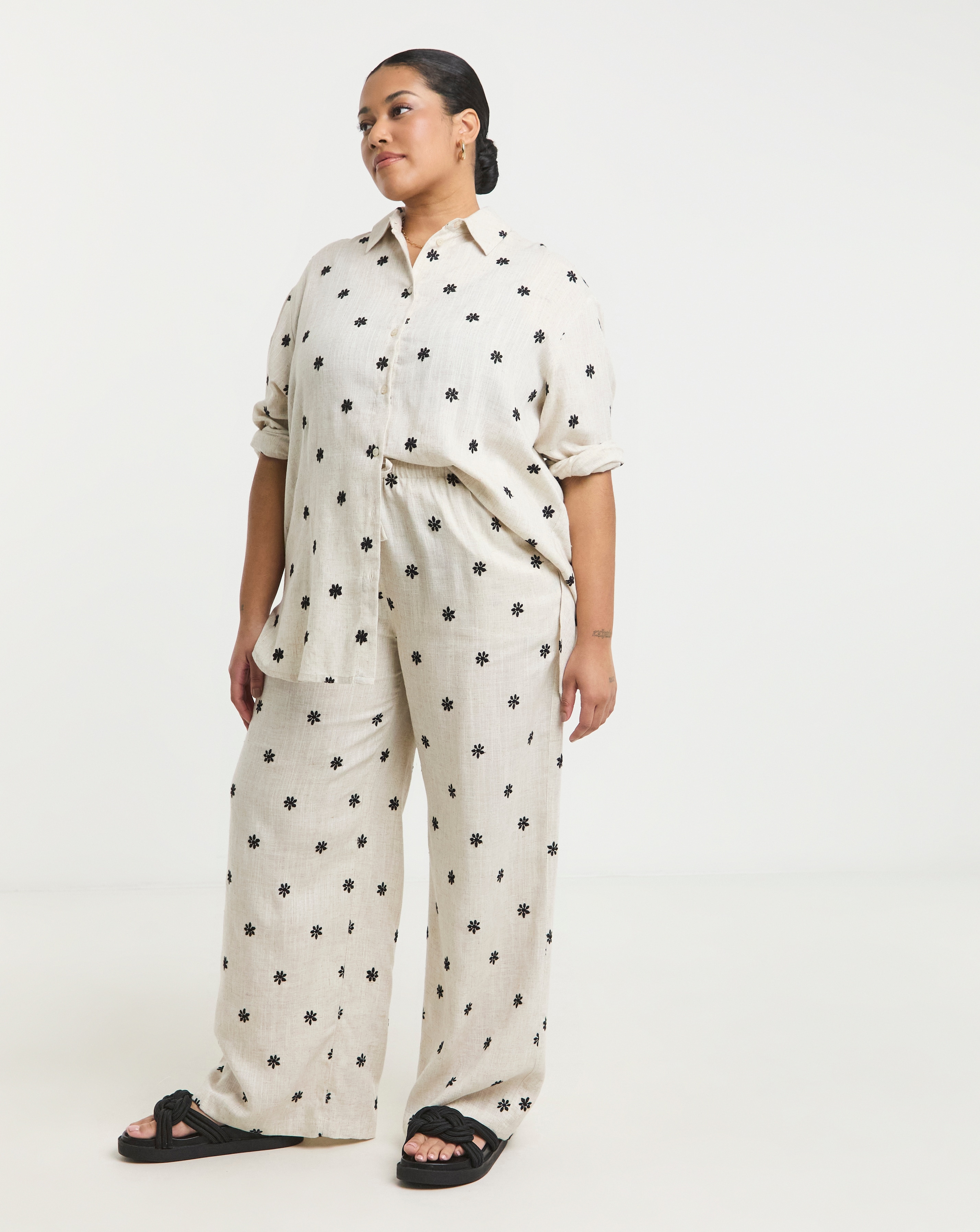 Simply Be Daisy Embroidered Linen Mix Wide Leg Trouser