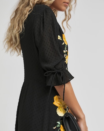 Hope & Ivy The Lilou Floral V- Neck Midi Dress