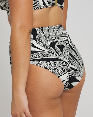 MAGISCULPT Lose Up To An Inch Tummy Control Bikini Brief