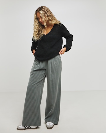 Black V Neck Mixed Knit Volume Sleeve Jumper