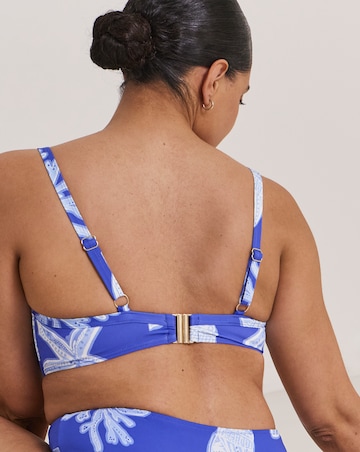 Magisculpt Twist Front Underwired Shell Print Bikini Top