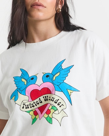 Twisted Wunder Graphic T-Shirt