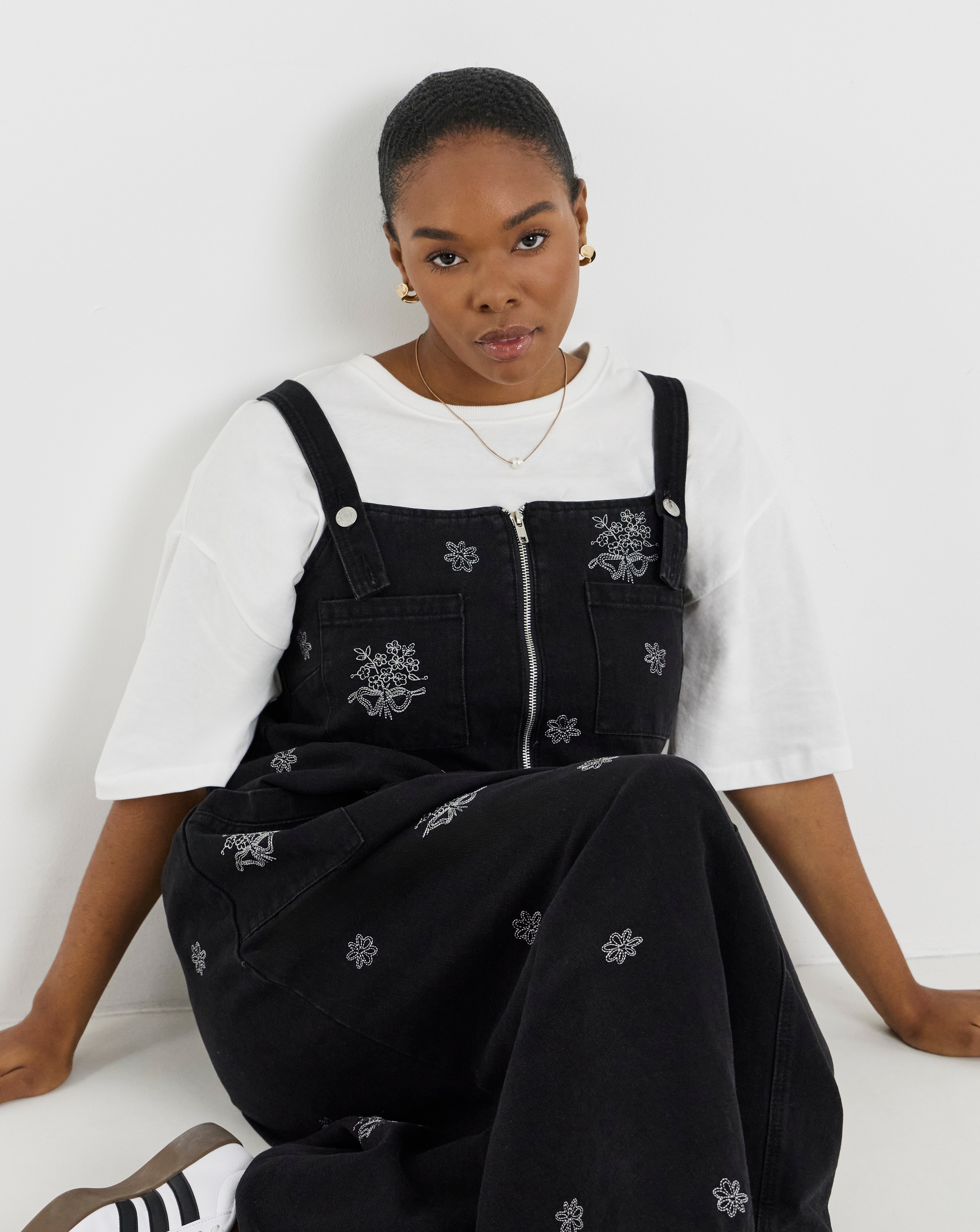 soor ploom Tippi Pinafore （Black Denim) Embroidered Midaxi Denim Pinafore Dress | Simply Be