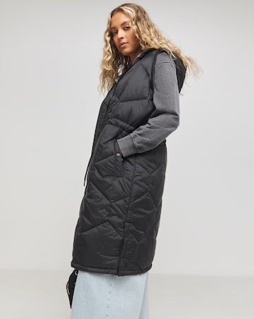 Black Hexagonal Quilted Longline Gilet