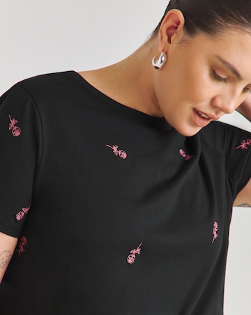 Black Roses Embroidered T-Shirt
