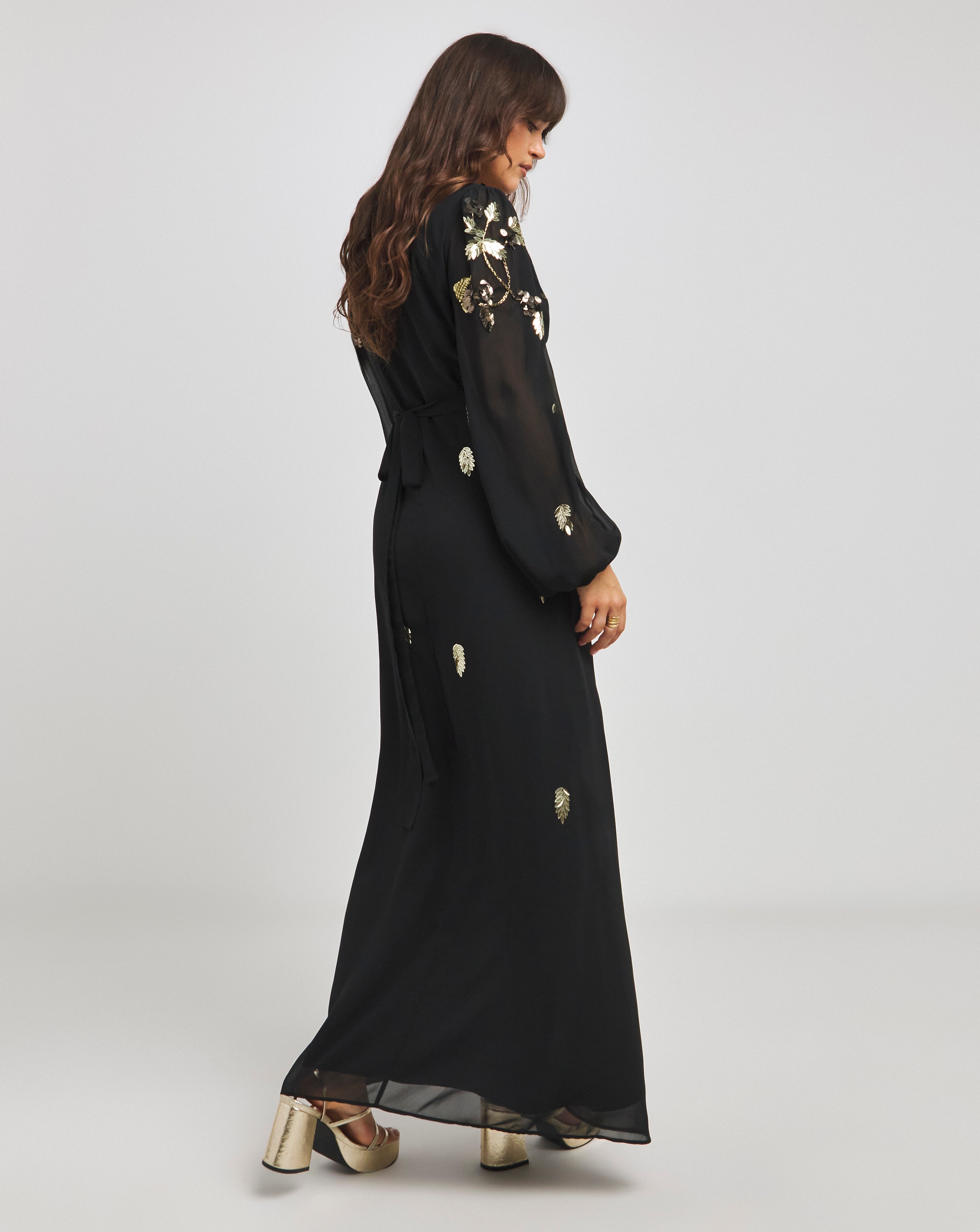 SunKissed Melanin Majesty: Watercolor Round Design (3925911